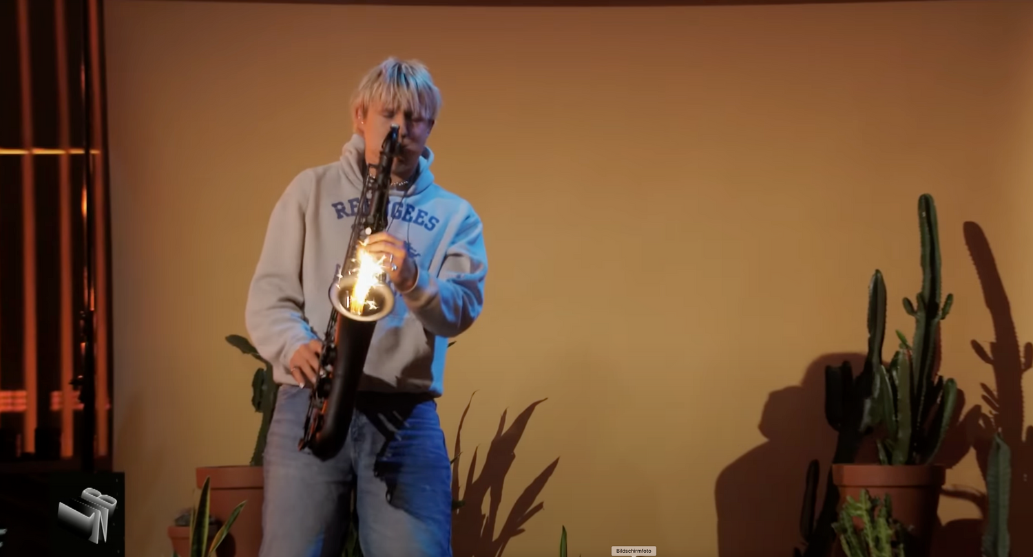 Das Stalaxy Saxophon live auf Pro7 bei Late Night Berlin: gespielt von Paul 01099