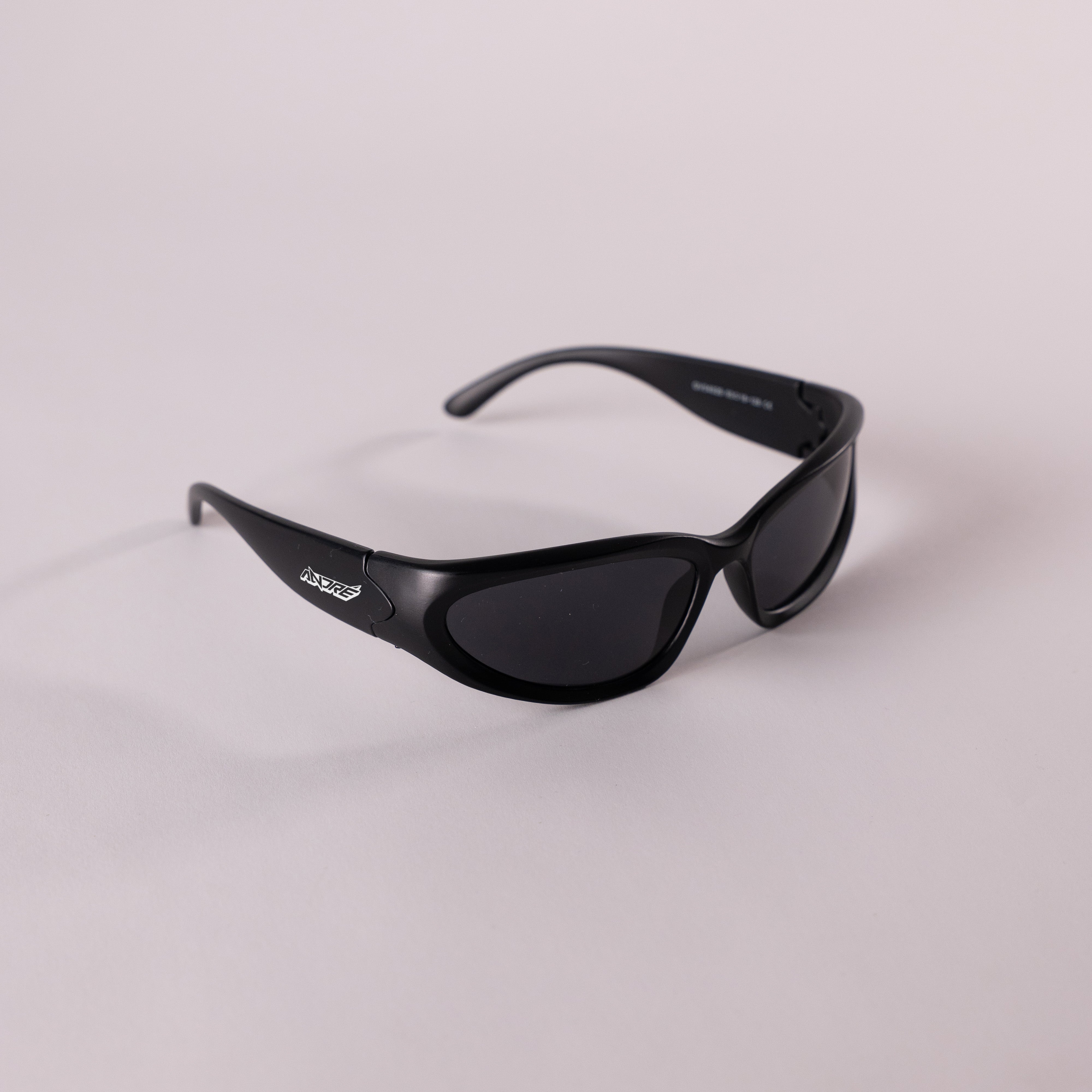 André WM Kostüm (Brille + Sax)
